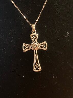 Sterling Silver Filigree Celtic Cross Pendant Necklace  925 19” 925 Chain